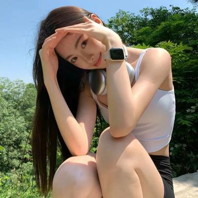 庇护棕榈树下